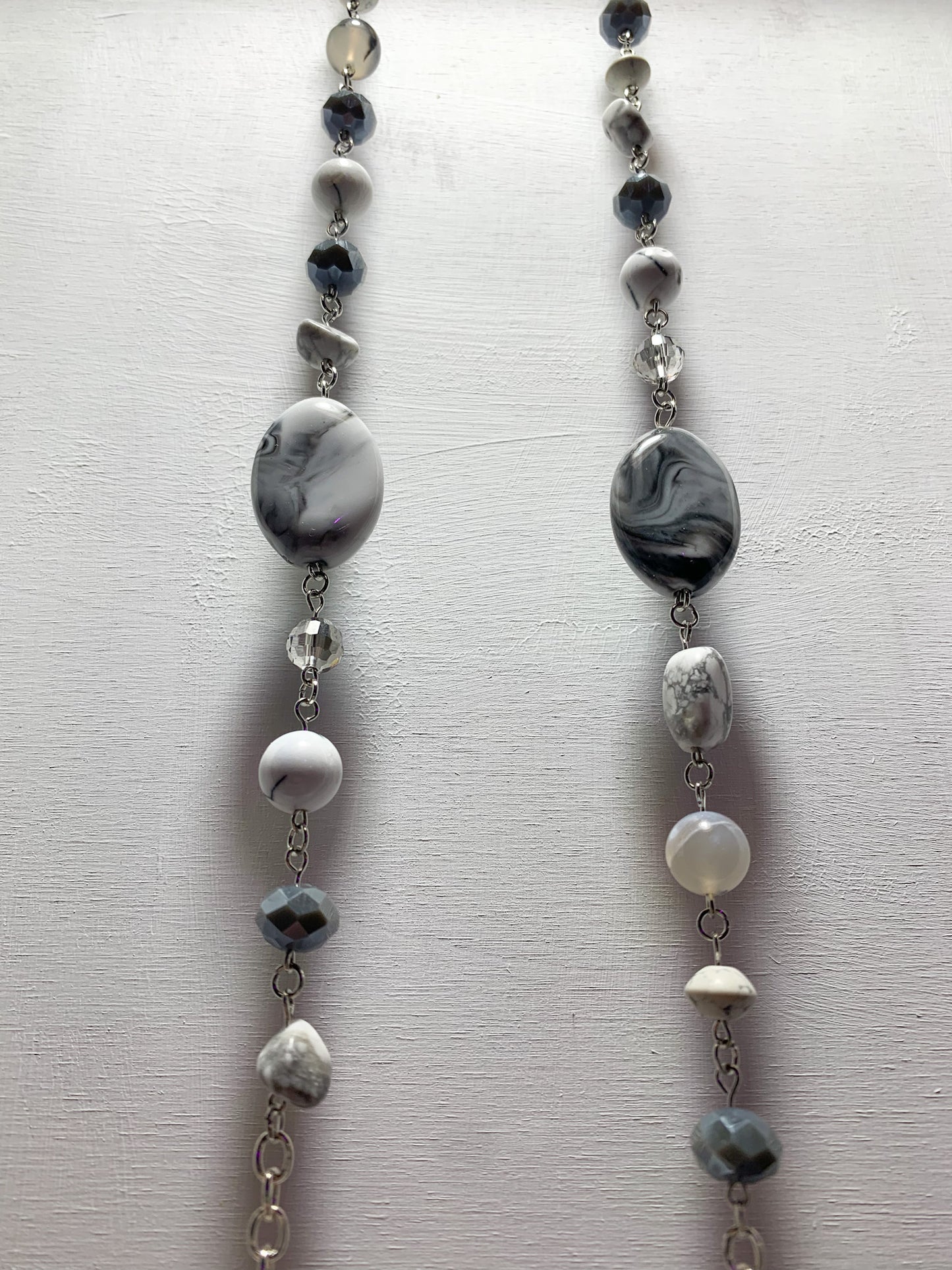 Howlite Fog Eyeglass Chains